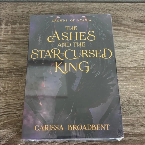 NEW CROWNS OF NYAXIA ASHES AND THE STAR CURSED KING EXCLUSIVE LUXE EDITION - Picture 4 of 11